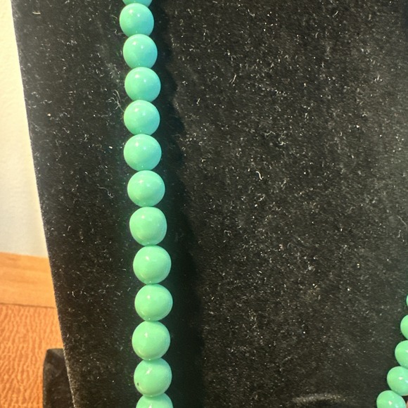 Elegant Turquoise Beaded Necklace - Picture 9 of 9